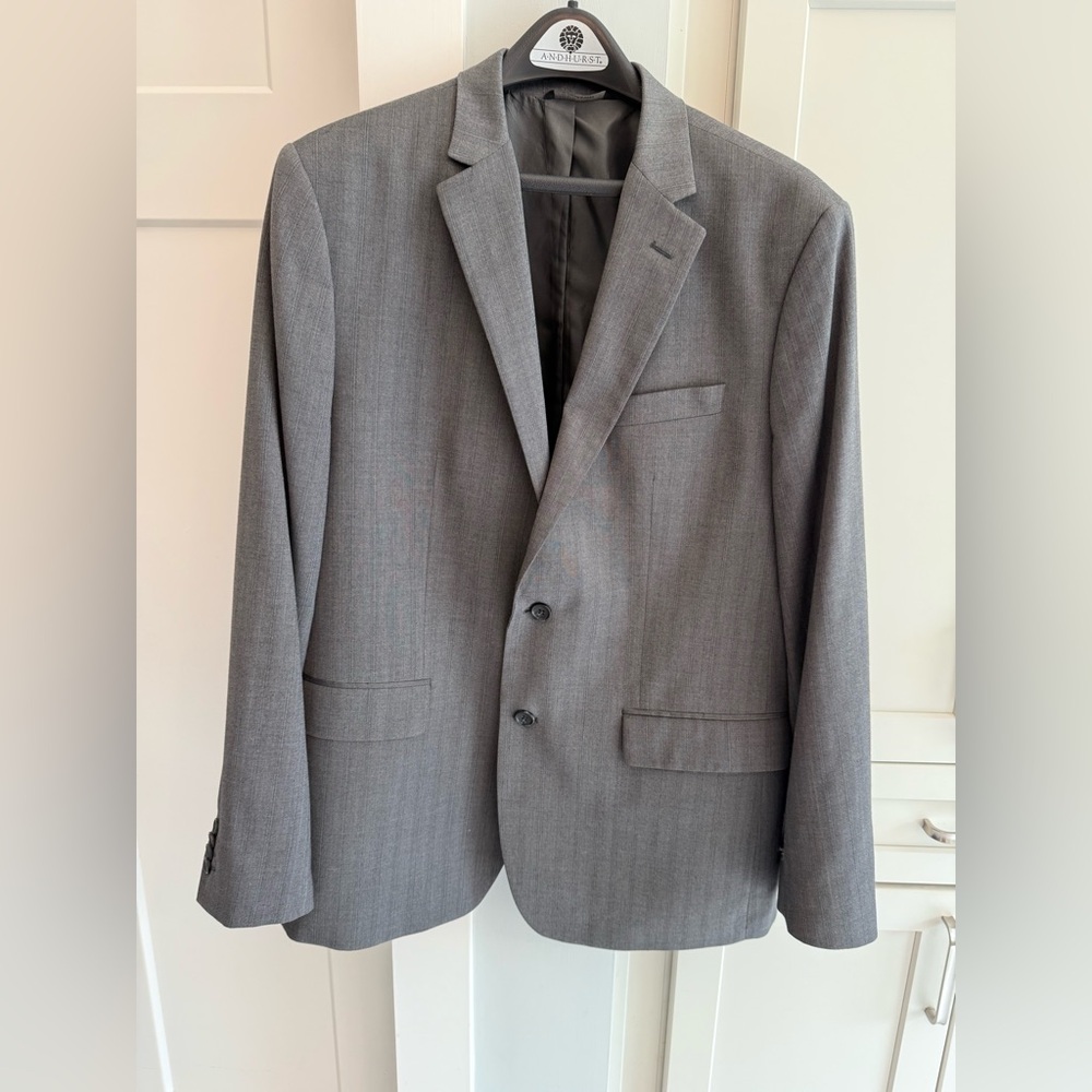 Banana Republic Men’s Gray Suit